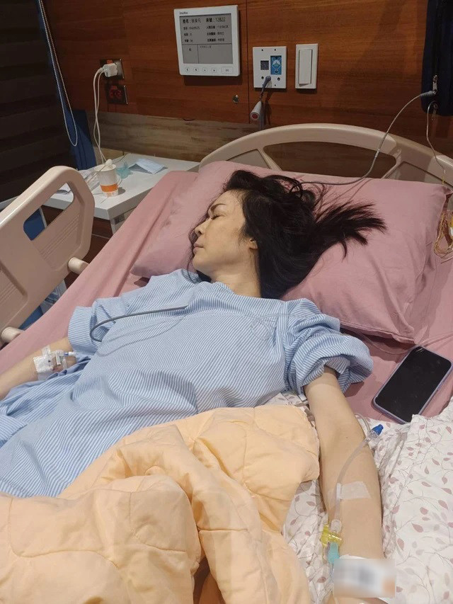 Nữ diễn viên 57 tuổi đi khám, phát hiện bị bệnh ung thư giai đoạn cuối. Trước đó, cô đã bỏ qua dấu hiệu bất thường ở lưỡi. 