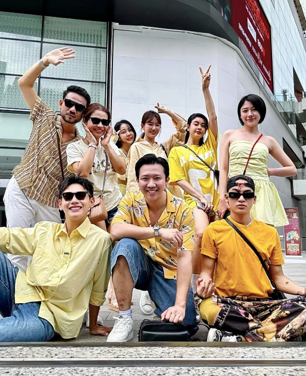 Khung ảnh có sự góp mặt của Quỳnh Lý - Uyển Ân là trong chuyến du lịch tại Thái Lan với hội bạn thân Trấn Thành hồi tháng 2 năm nay.