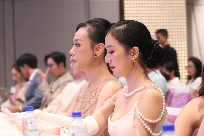 Phương Oanh tại họp báo giới thiệu chương trình Bước nhảy hoàn vũ