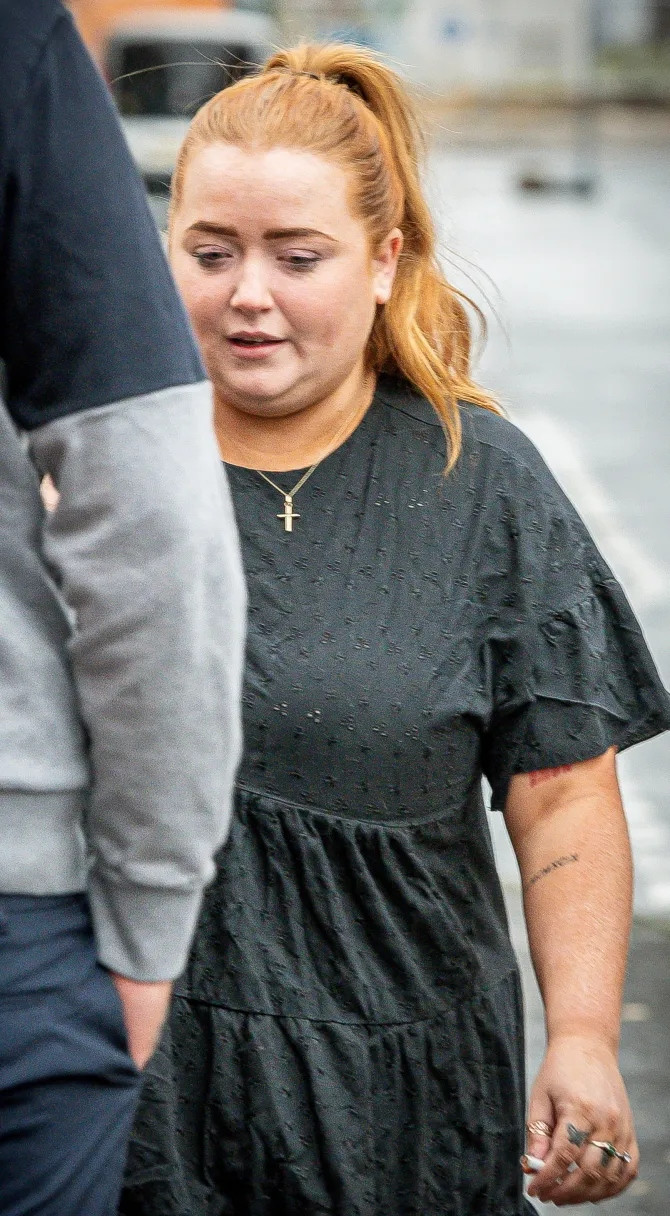 Dù có hành vi tống tiền, nữ người mẫu chỉ bị lãnh án tù treo.