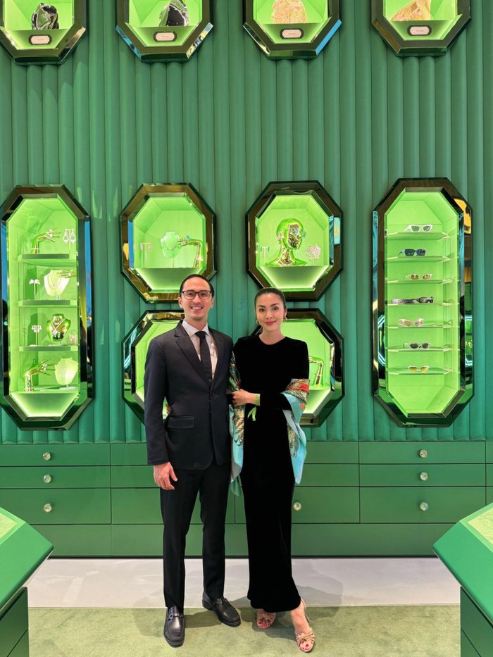 Tăng Thanh Hà và chồng. 