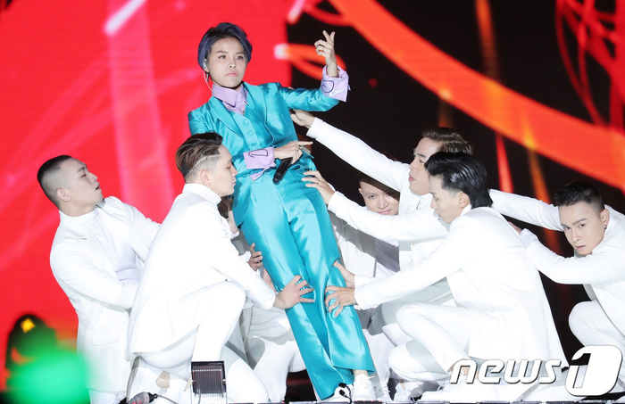 Vũ Cát Tường,... và hàng loạt ngôi sao Vpop từng có những màn trình diễn 'để đời' trên sân khấu Asia Song Festival những năm qua. 