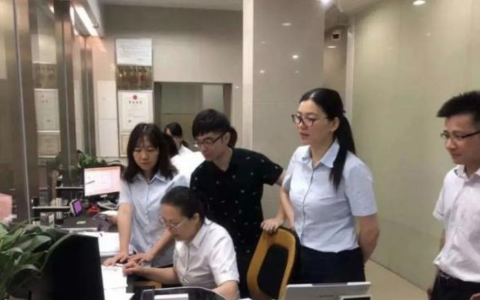 Mẹ qua đời để lại sổ tiết kiệm 21 tỷ, con trai sốc ngang khi ngân hàng báo 'không có tiền' Ảnh 2