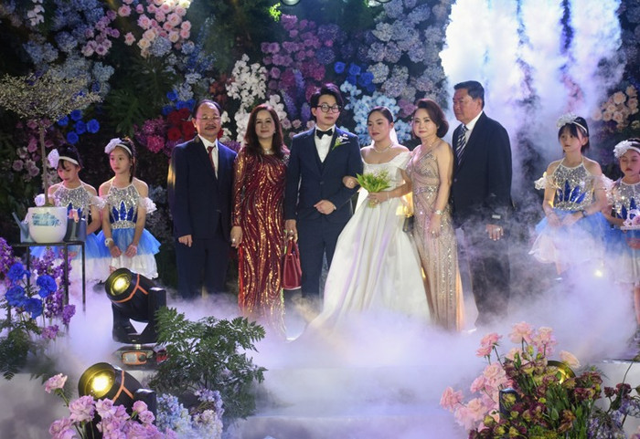 Bà Linh Lý có cách dạy con đáng ngưỡng mộ.