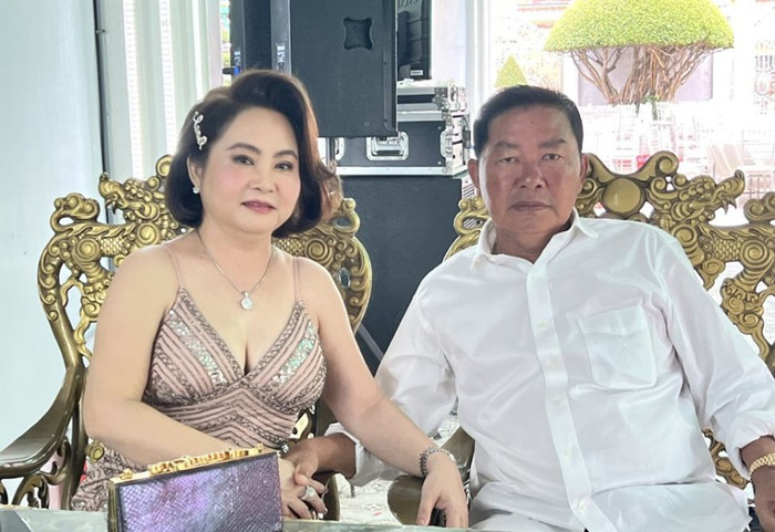 Vợ chồng nữ đại gia Linh Lý.