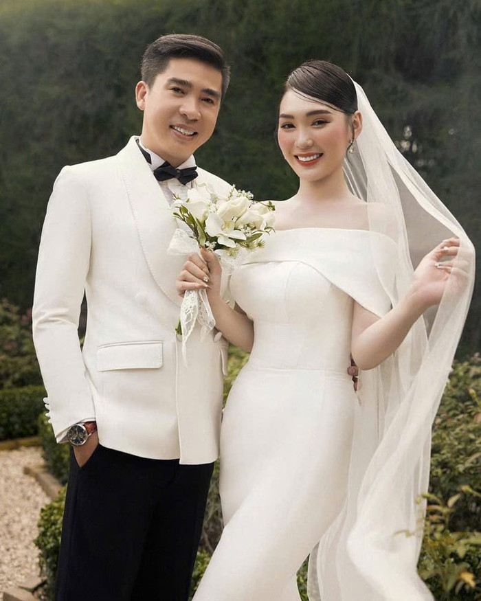 Cả hai tiến đến hôn nhân sau 8 tháng quen nhau.