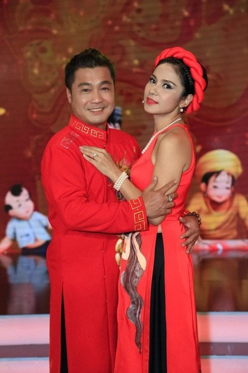 Việt Trinh hâm mộ Lý Hùng, từng chia sẻ rằng rất hạnh phúc khi được đóng cùng thần tượng. .