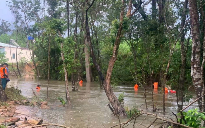 Bé trai 5 tuổi mất tích bí ẩn khi tắm suối cùng gia đình ở Phú Quốc Ảnh 2