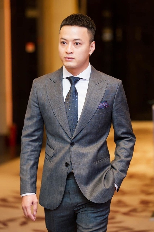 Hồng Đăng được khán giả khuyên quay lại đóng phim sau 2 năm vướng ồn ào. Nam diễn viên thả tim cho bình luận này, nhưng vẫn chưa lên tiếng cụ thể.