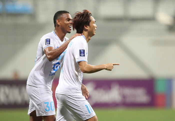Tuấn Anh đã lập siêu phẩm cứu Nam Định FC thoát thua trong ngày dùng '8 tây'. Ảnh: CLB Nam Định