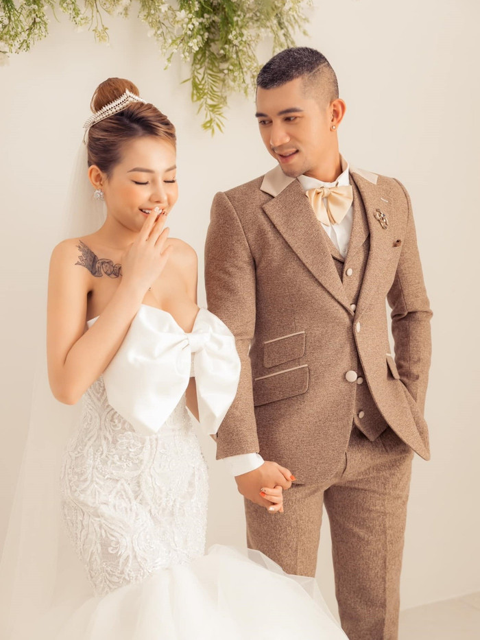 Ngân 98 và Lương Bằng Quang đã đăng ký kết hôn.