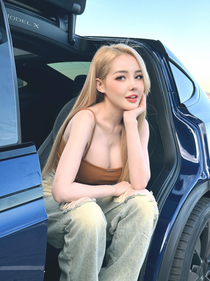 Diện mạo của Ngân 98 khi được trang điểm kỹ lưỡng.