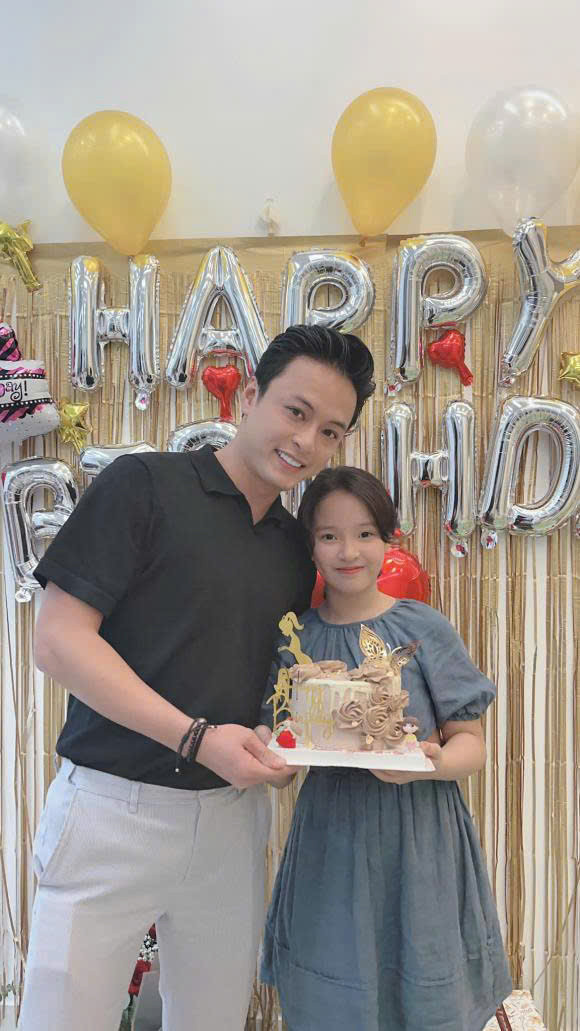 Bé Nhím thừa hưởng nhiều nét đẹp của ba.