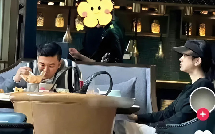 Hoa hậu lén lút du lịch với chồng bạn thân, ăn mặc gợi cảm gọi điện trước mặt 'chính thất' Ảnh 2