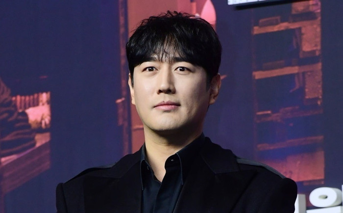 Nam diễn viên Jo Han Sun vướng nghi vấn để vợ qua lại với đại gia suốt 10 năm qua. 