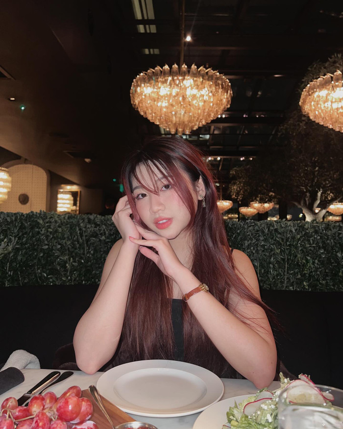 Sắc vóc đời thường của hoa hậu Việt 2 lần nên duyên August Vachiravit.