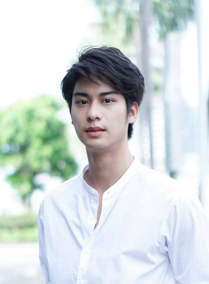 Tài tử vừa nên duyên với hoa hậu Việt - August Vachiravit sở hữu lượng fan lớn trong và ngoài nước.