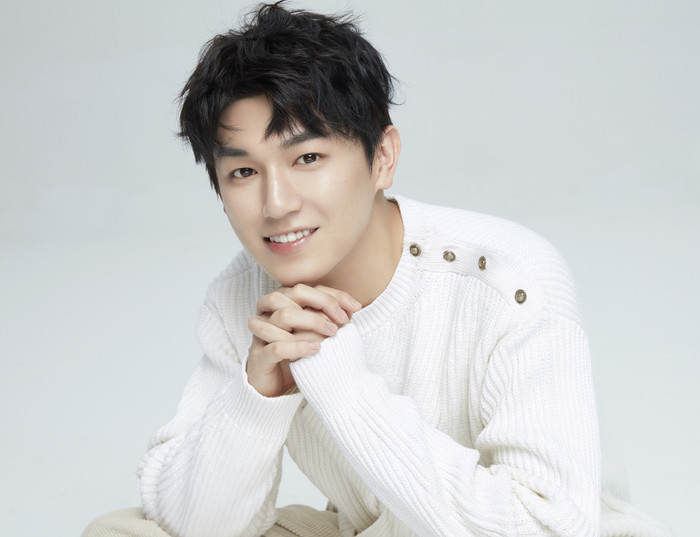 Dương Húc Văn có hậu thuẫn rất lớn trong giới giải trí.