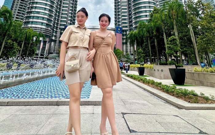 Ái nữ nhà Thuý Hạnh khoe 'cặp kiếm Nhật' dài miên man Ảnh 2