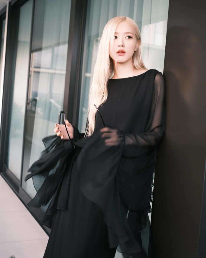 Rosé quyết định rời khỏi YG muộn hơn so với hội chị em cùng nhóm. Ảnh: Instagram rosesarerosie