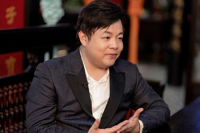 Nam ca sĩ từng tiết lộ cát xê gần 1 tỷ mỗi tháng nhờ chạy show đi hát.