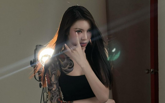 Một á hậu bất ngờ xăm kín người sau khi đạt danh hiệu quốc tế Ảnh 2