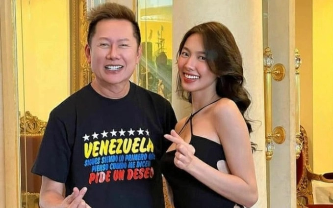 Ông Nawat bị tố bán giải Miss Grand: Ở dinh thự 70 tỷ 'sơ suất là đi lạc', khiến Thùy Tiên choáng Ảnh 2