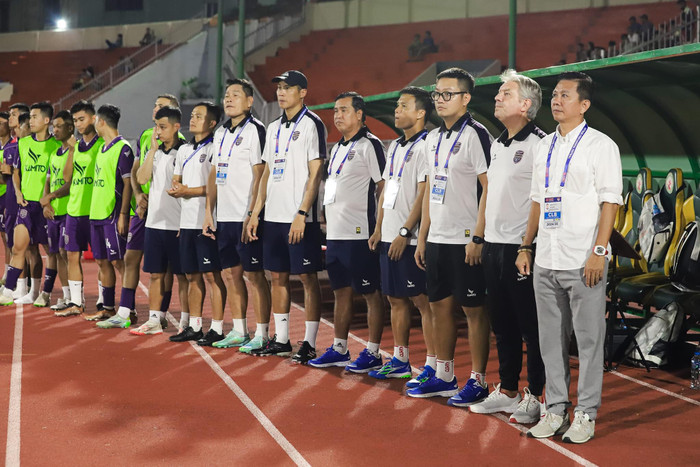 HLV Hoàng Anh Tuấn đã trải qua trận đấu đáng quên khi Bình Dương FC thua Viettel 0-1. Ảnh: CLB Bình Dương