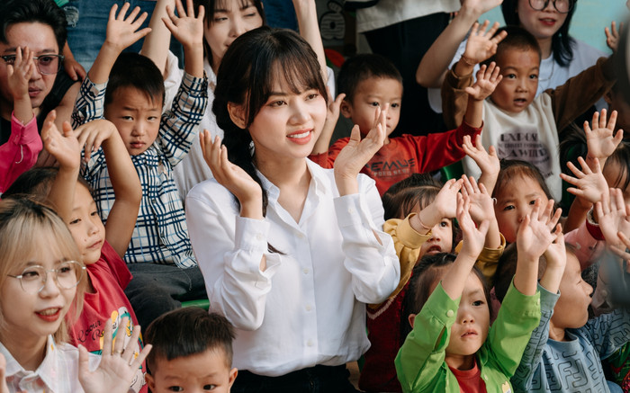 Ngô Lan Hương tiếp tục báo 'tin vui' sau thành công của 'Đi giữa trời rực rỡ' Ảnh 2