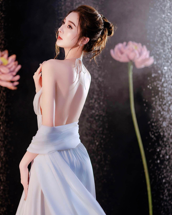 Trên mạng xã hội, Tuệ Như thường xuyên khoe hình ảnh tuyệt đẹp.