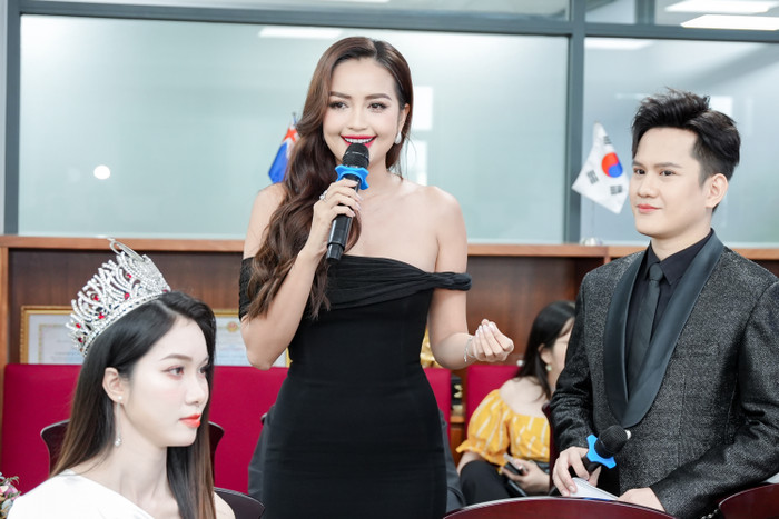 Theo Hoa hậu Ngọc Châu, chúng ta sẽ đẹp nhất khi ở trạng thái tự tin nhất