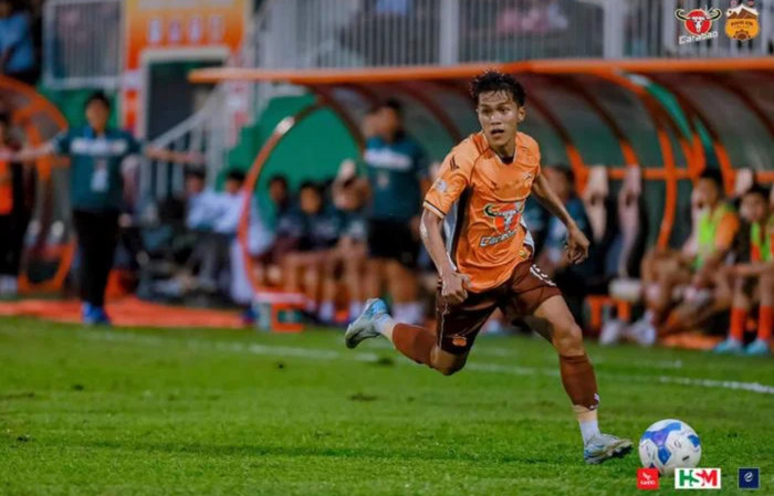 Tiền vệ Trần Bảo Toàn chơi cực hay khi ghi bàn cho CLB HAGL trước Thanh Hoá FC. Ảnh: HAGL