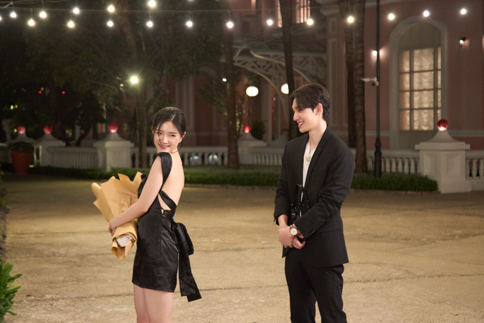 Khoảnh khắc lãng mạn của cặp đôi Rayeon - Ieon.