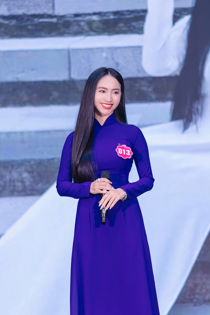 Mỹ Linh có niềm đam mê với các cuộc thi sắc đẹp ngay từ nhỏ.