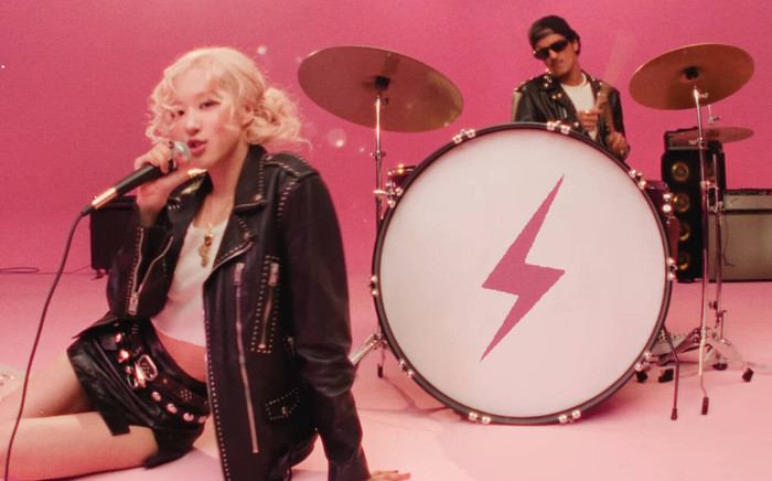 Siêu hit mới của Rosé và Bruno Mars bị 'cấm' ở Hàn Quốc: Chuyện gì đã xảy ra? Ảnh 2