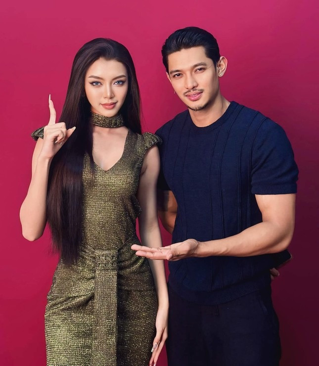 Liệu mỹ nhân 17 tuổi có đồng ý trước lời mời của Mr. Nawat?