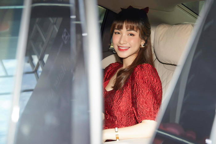 Hòa Minzy đi hát vài ba ngày đã kiếm được 500 triệu.