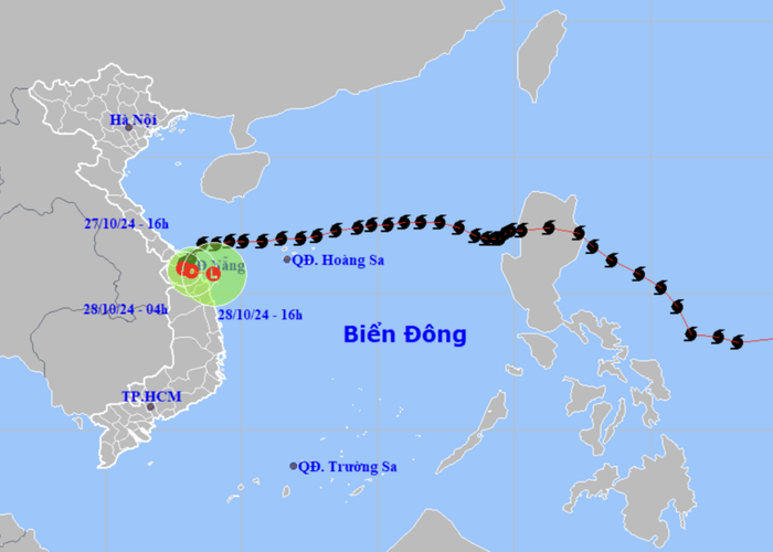 Bão Trà Mi đã suy yếu thành áp thấp nhiệt đới sau khi vào đất liền khu vực từ Thừa Thiên Huế đến Quảng Nam. Ảnh: NCHMF.