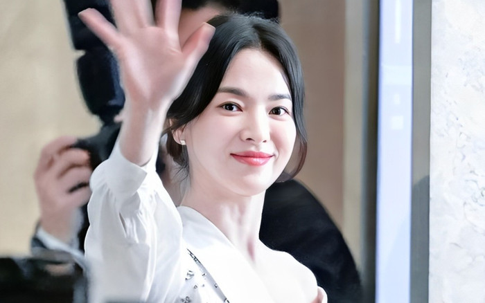 Song Hye Kyo gây xôn xao khi xuất hiện trong đám cưới Ảnh 2