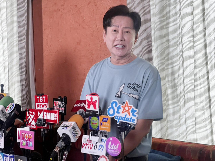 Mr. Nawat vạch trần những khoản nợ mà giám đốc quốc gia Myanmar chưa thanh toán đủ.