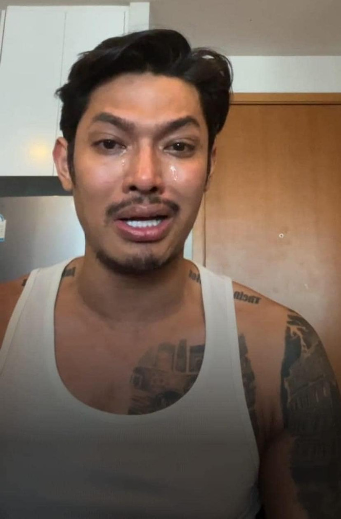 Hình ảnh thảm thương của giám đốc quốc gia trên sóng livestream.