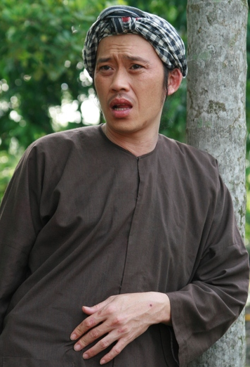 Hoài Linh sống kín tiếng hơn sau ồn ào từ thiện. 