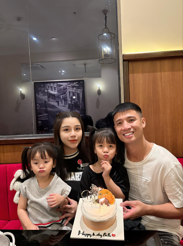 Tổ ấm của vợ chồng Bùi Tiến Dũng sau 5 năm kết hôn khiến nhiều người ngưỡng mộ.