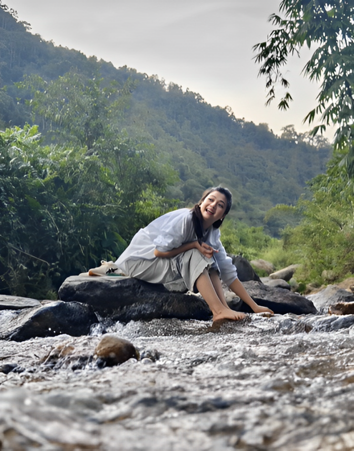 Hình ảnh mới nhất sau 3 ngày 'cách ly' với thế giới của Kiều Anh. 