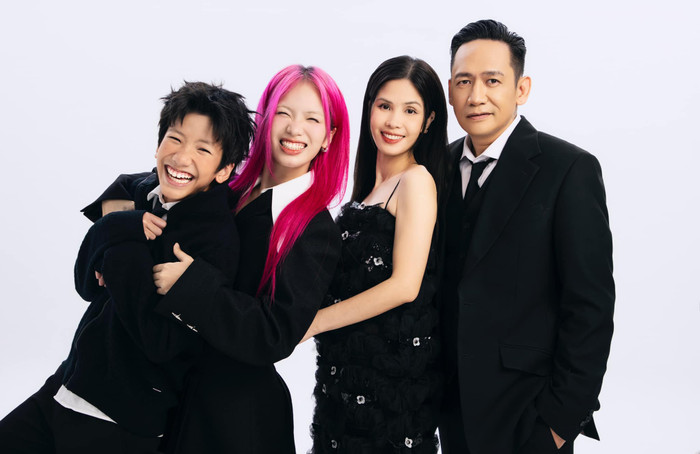 Gia đình hạnh phúc của ca sĩ Duy Mạnh. 