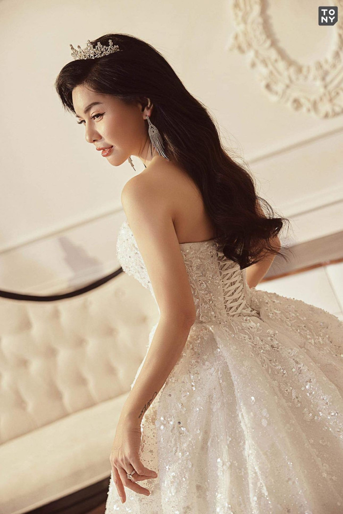 Cát Phượng ngày càng nhuận sắc.