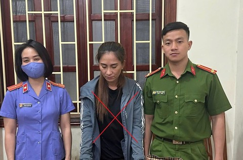 Đối tượng Trương Thị Quyên tại cơ quan Công an. Ảnh: CA Nghệ An.