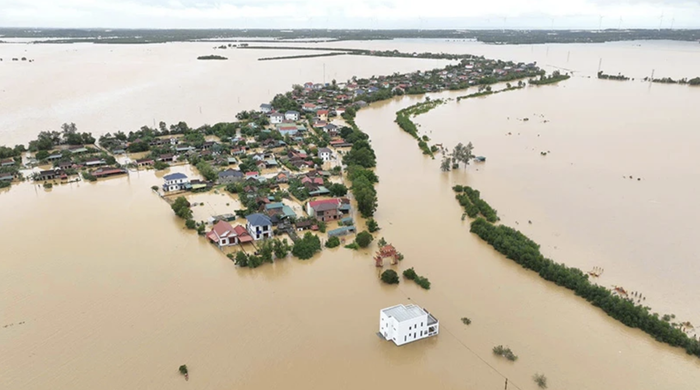 Tình hình mưa lũ tại Quảng Bình vẫn đang diễn biến phức tạp do mưa lớn và nước lũ dâng cao. Ảnh: Báo Nhân Dân.