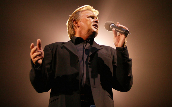 Nam ca sĩ gây sốc khi tiết lộ bị quản lý chuốc thuốc suốt nhiều năm nhưng không hay biết Ảnh 2