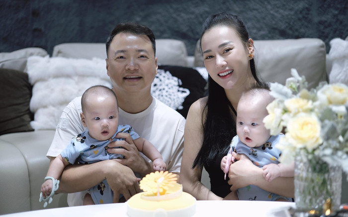 Hai 'baby shark' nhà Phương Oanh lần đầu cùng mẹ làm 1 việc Ảnh 2